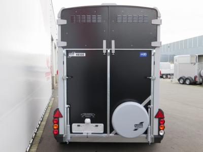 Ifor-Williams HB 511 tandemas met vooruitloop